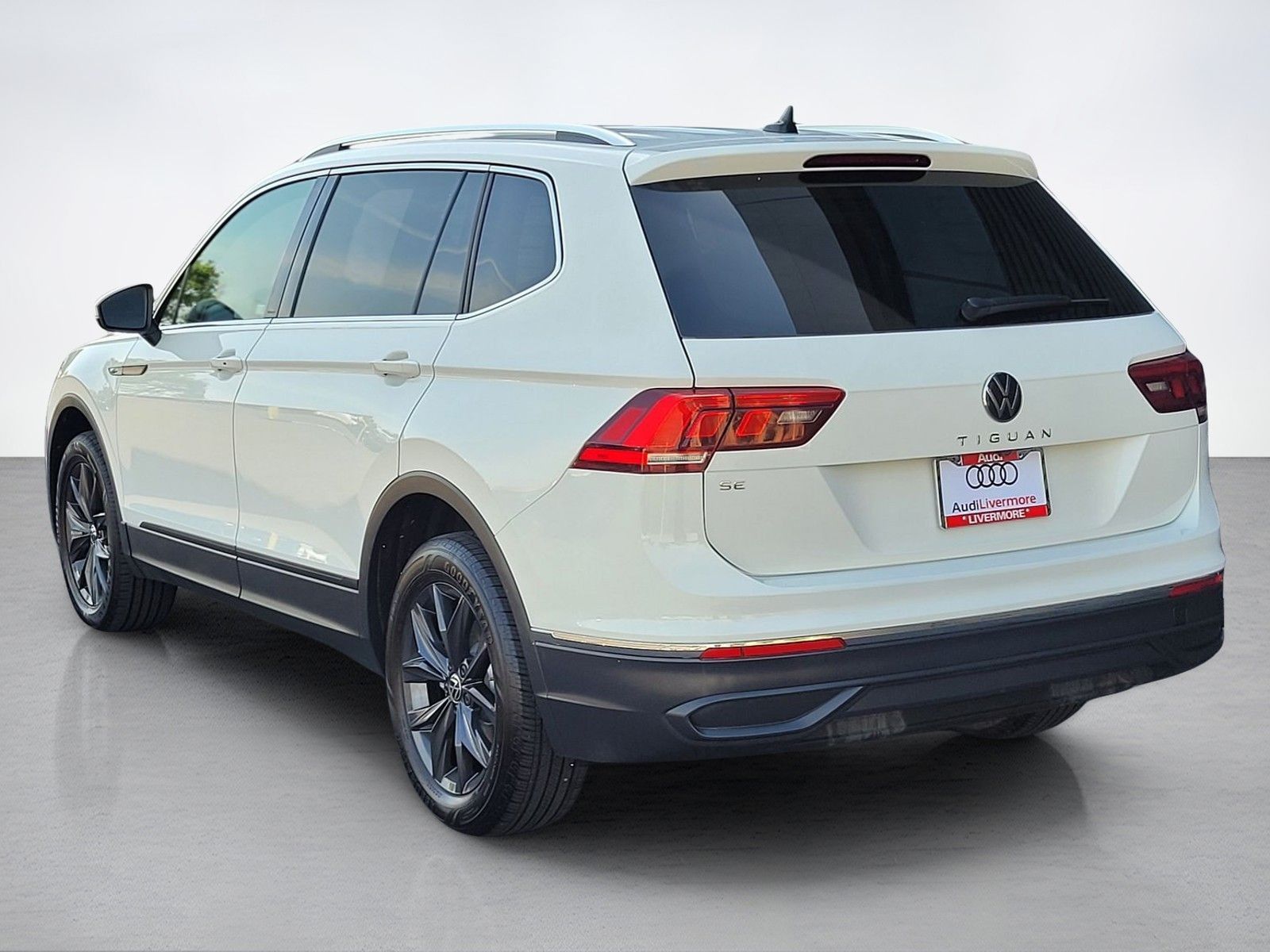 2024 Volkswagen Tiguan 2.0T SE — foto completa 4 de 45