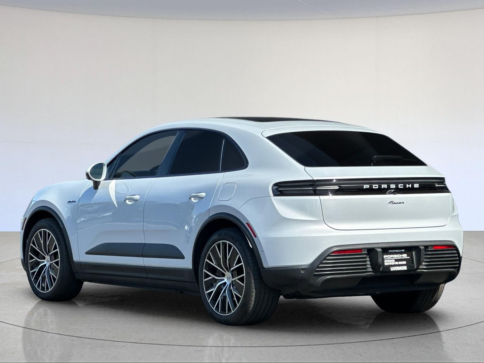 2025 Porsche Macan Electric Base — foto completa 4 de 30
