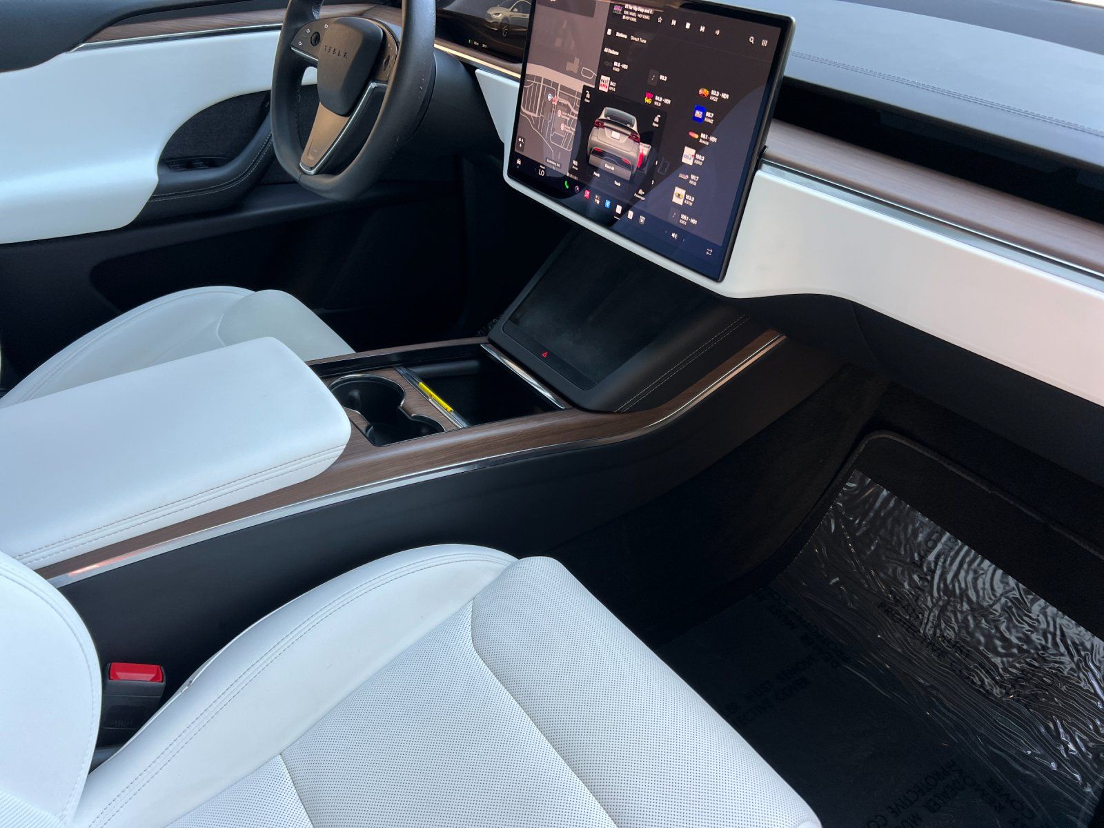 2023 Tesla Model X — foto completa 16 de 28