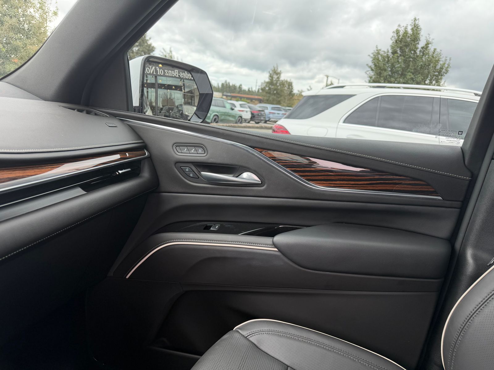 2024 Cadillac Escalade Premium Luxury — foto completa 7 de 7