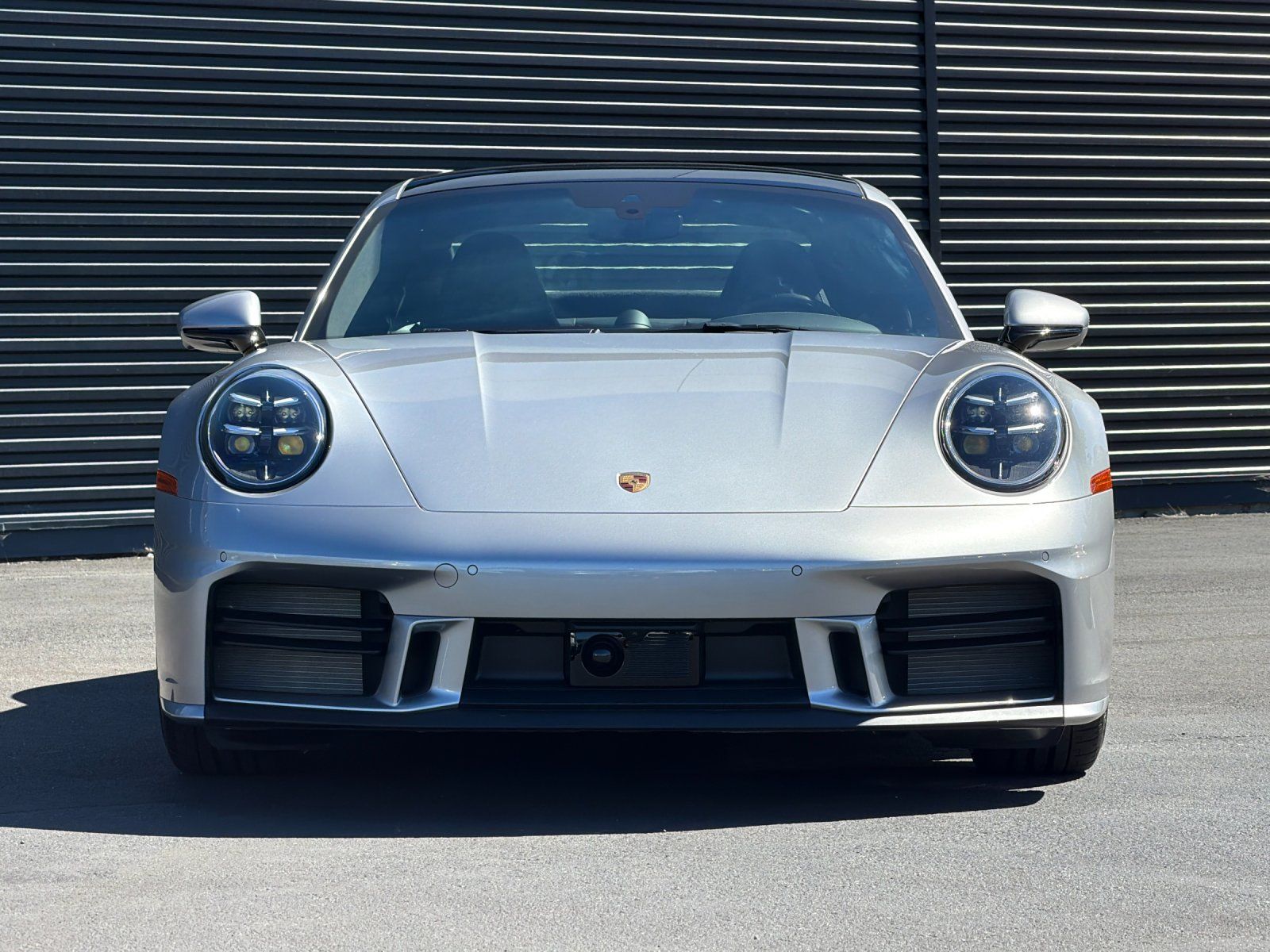 2025 Porsche 911 Carrera S — full photo 10 of 26