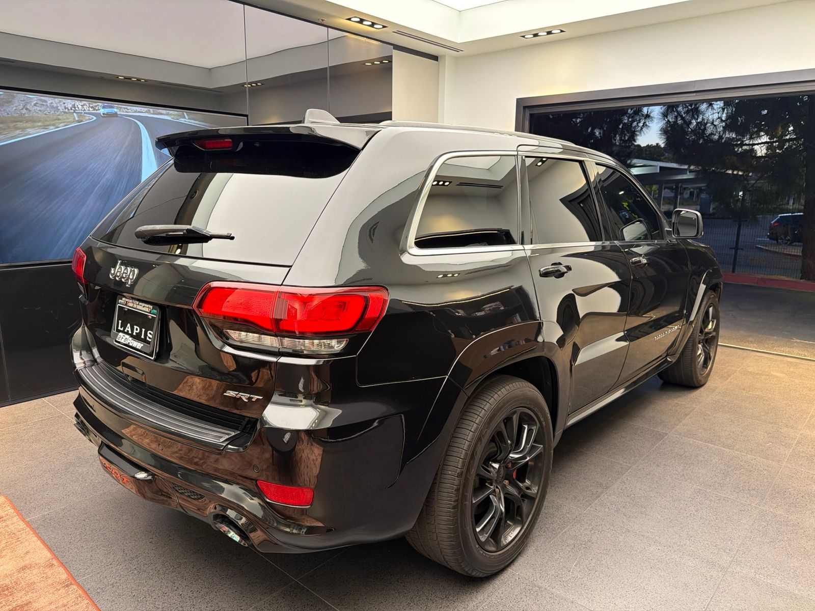 2014 Jeep Grand Cherokee SRT — foto completa 4 de 9
