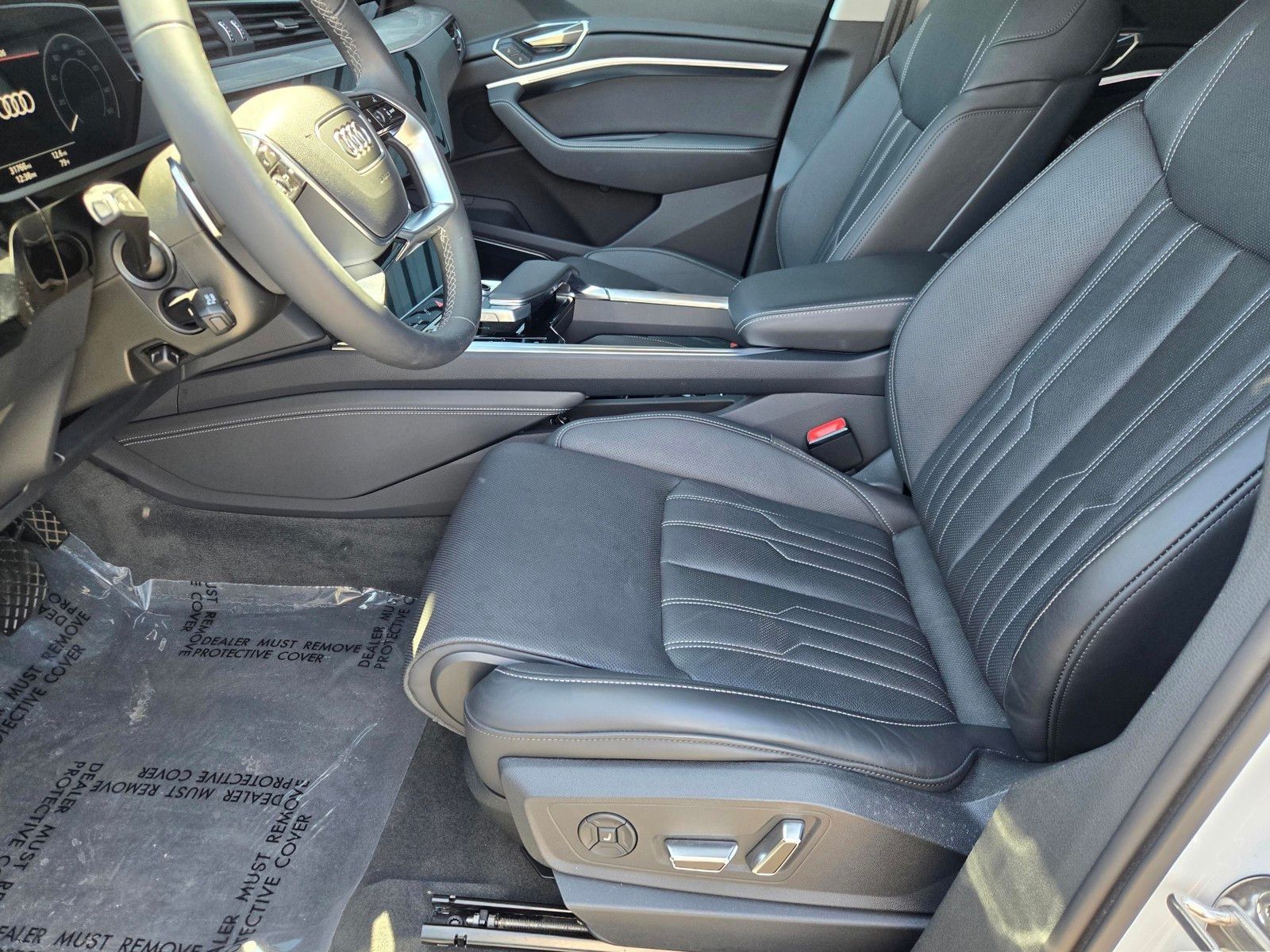 2024 Audi Q8 e-tron Prestige — foto completa 25 de 45