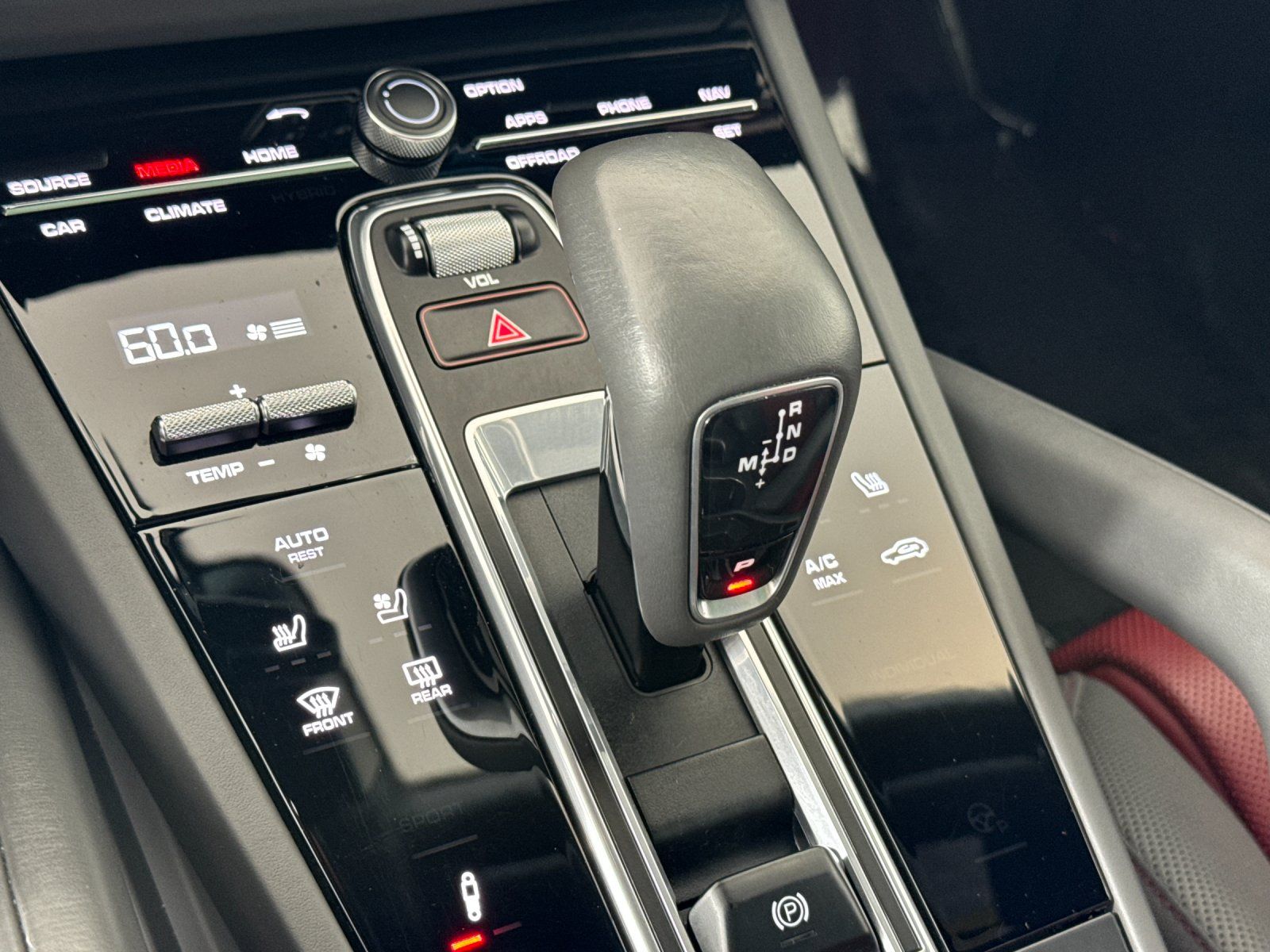 2021 Porsche Cayenne Coupe GTS — foto completa 22 de 29