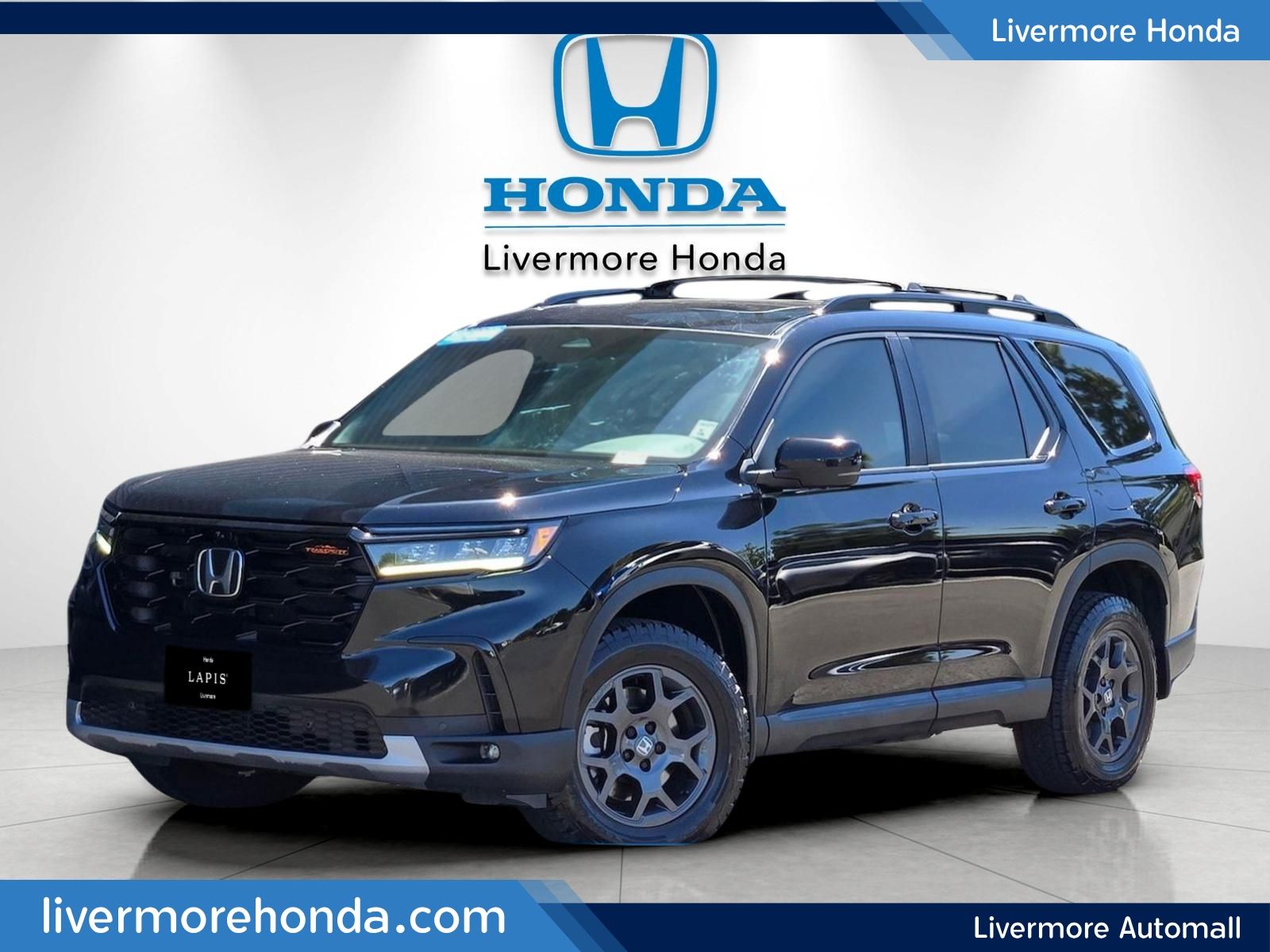2025 Honda Pilot TrailSport — full photo 1 of 28