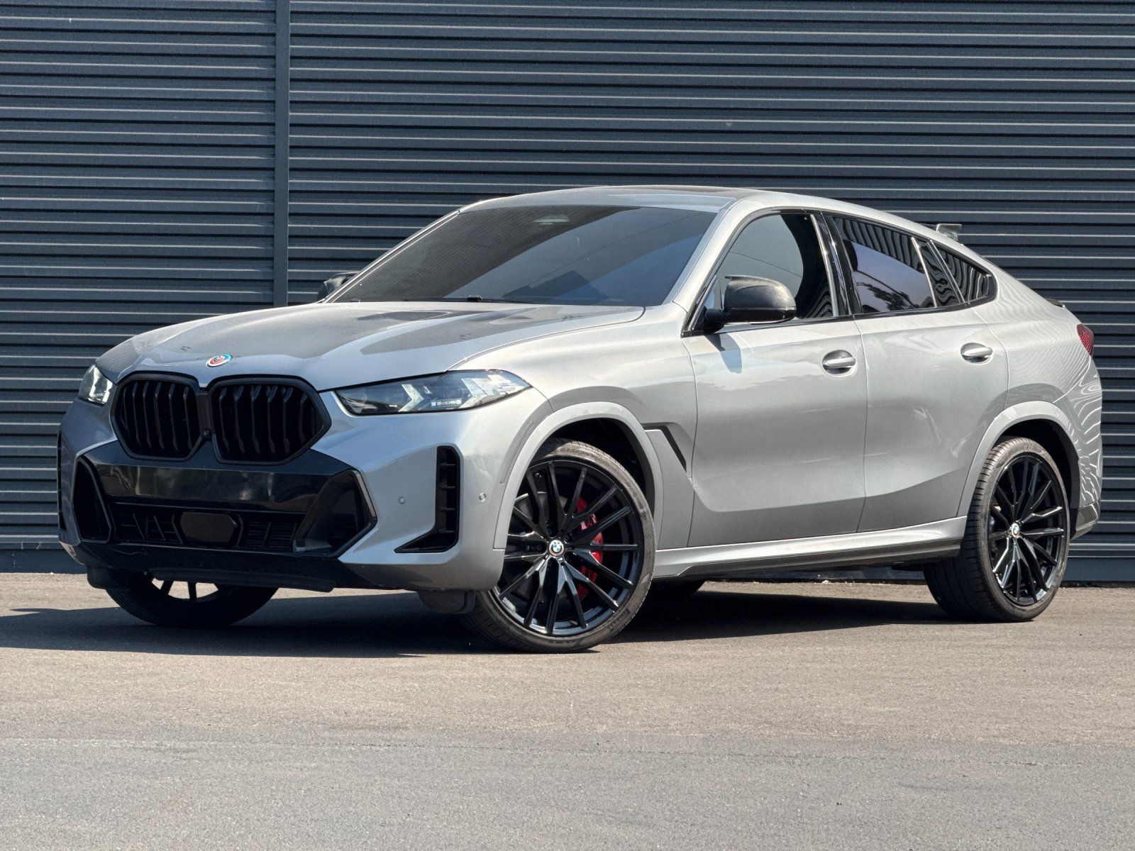 2024 BMW X6 xDrive40i — full photo 1 of 28