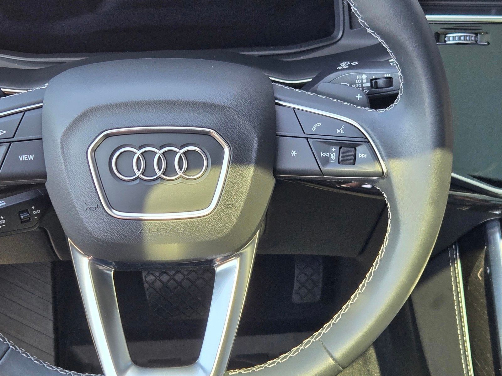 2025 Audi Q7 55 Premium Plus — foto completa 16 de 45