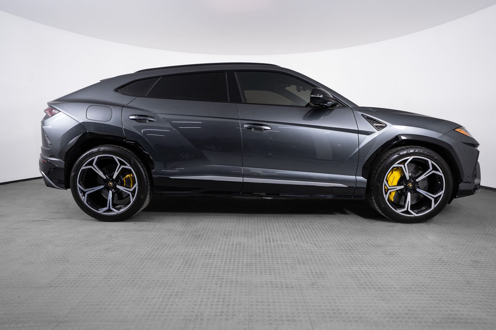 2020 Lamborghini Urus — foto completa 7 de 53