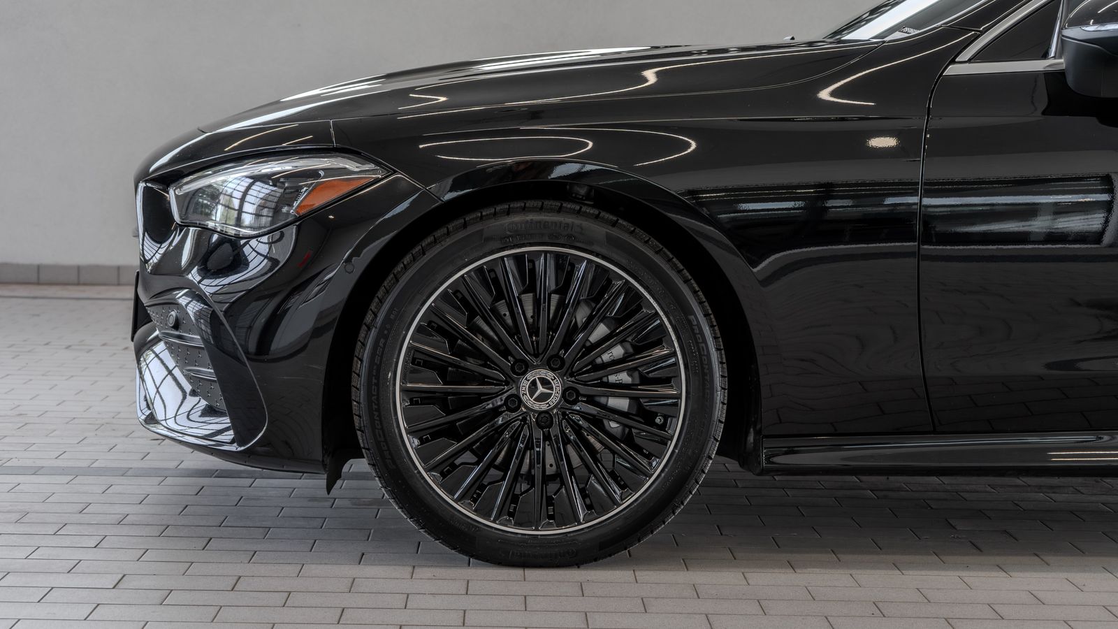 2025 Mercedes-Benz CLE CLE 300 — full photo 4 of 37