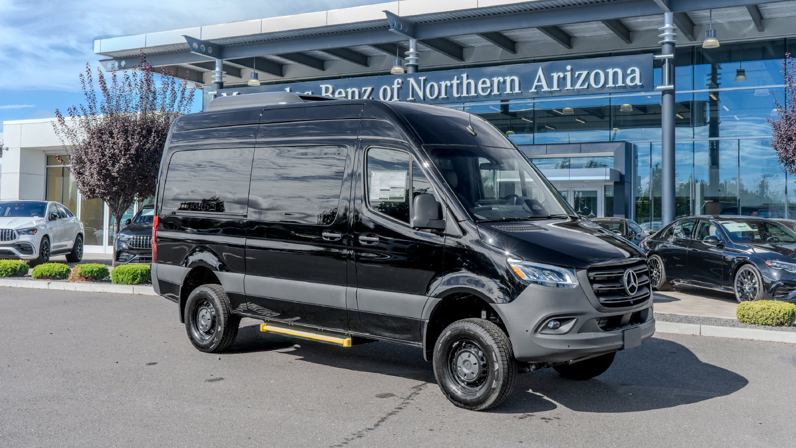 2026 Mercedes-Benz Sprinter 2500 Passenger 144 WB — photo 1 of 37