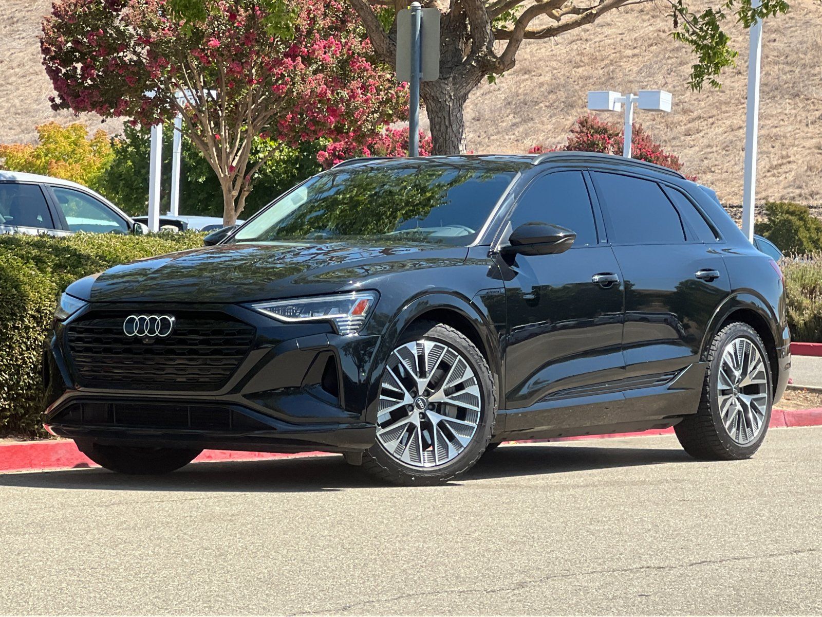 2024 Audi Q8 e-tron Prestige — full photo 1 of 29