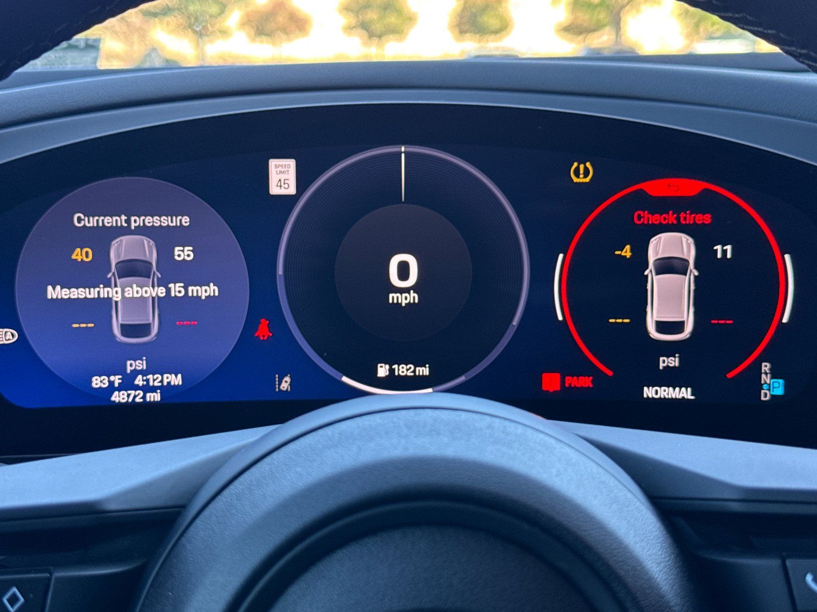 2025 Porsche Macan Electric 4 — full photo 24 of 28