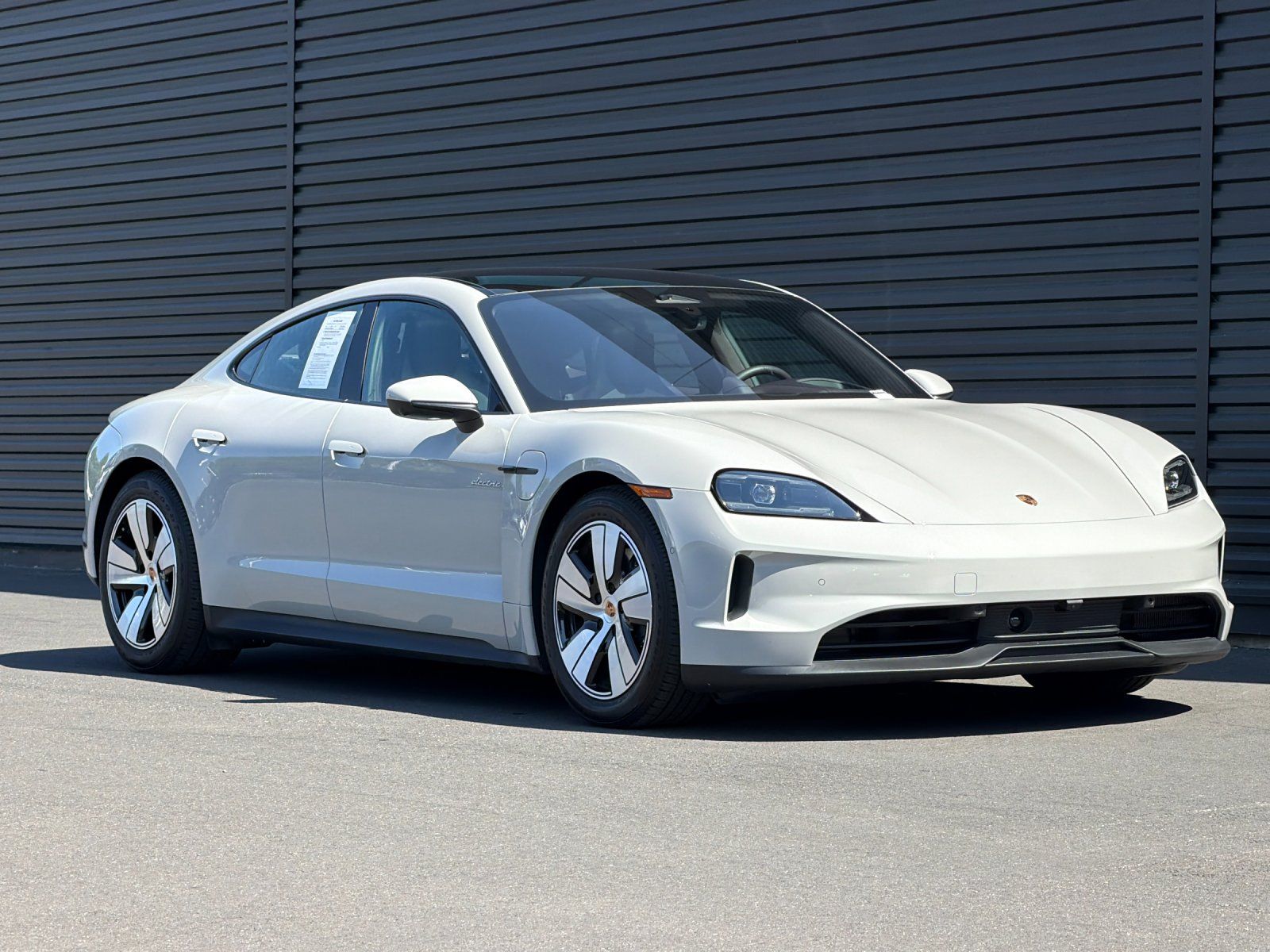 2026 Porsche Taycan Base — foto completa 10 de 28