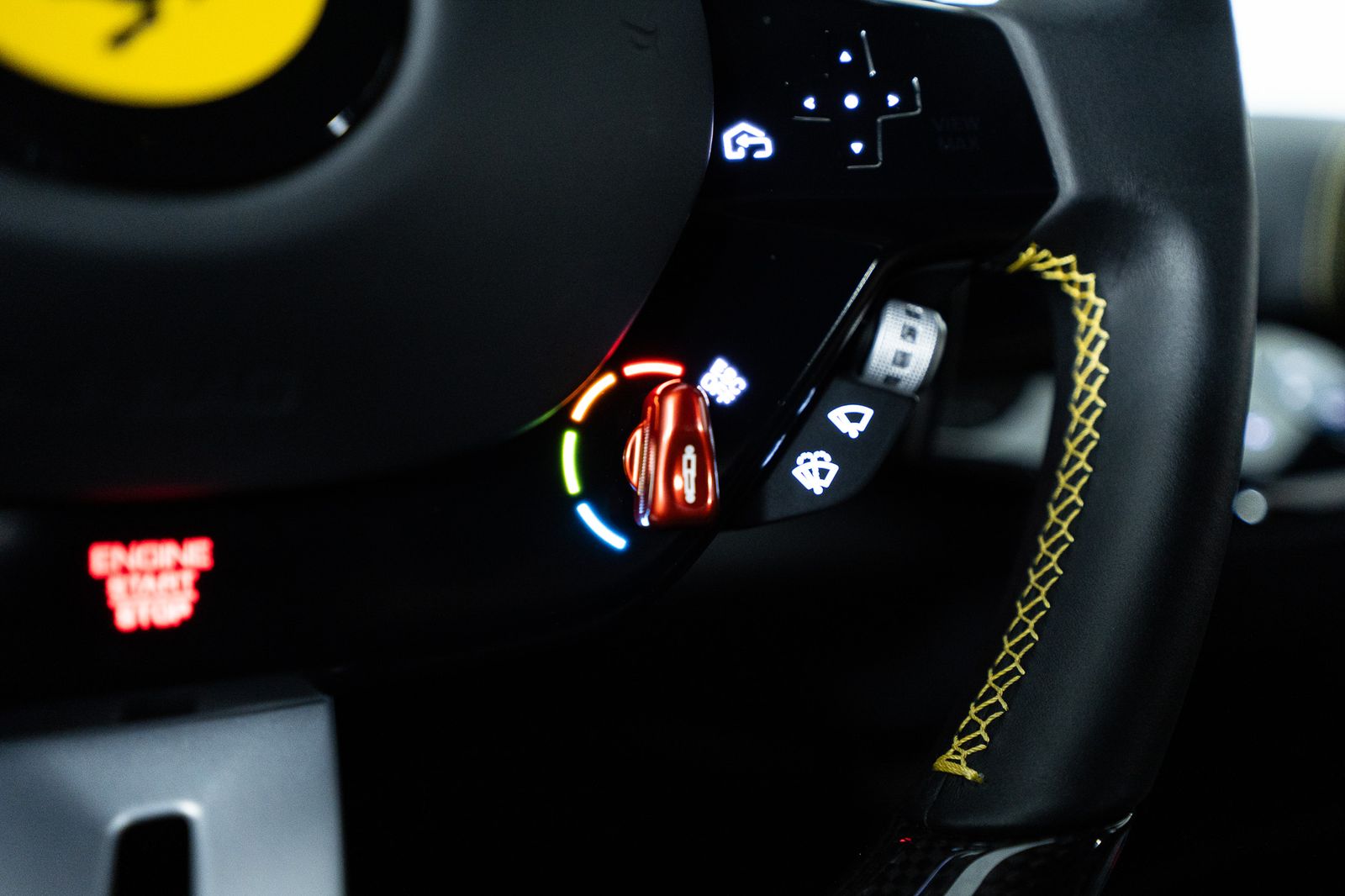 2025 Ferrari Purosangue — foto completa 30 de 66