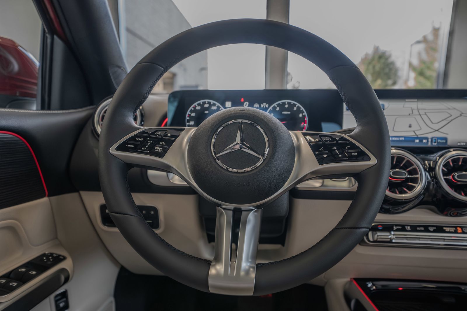 2026 Mercedes-Benz GLB GLB 250 — full photo 9 of 36