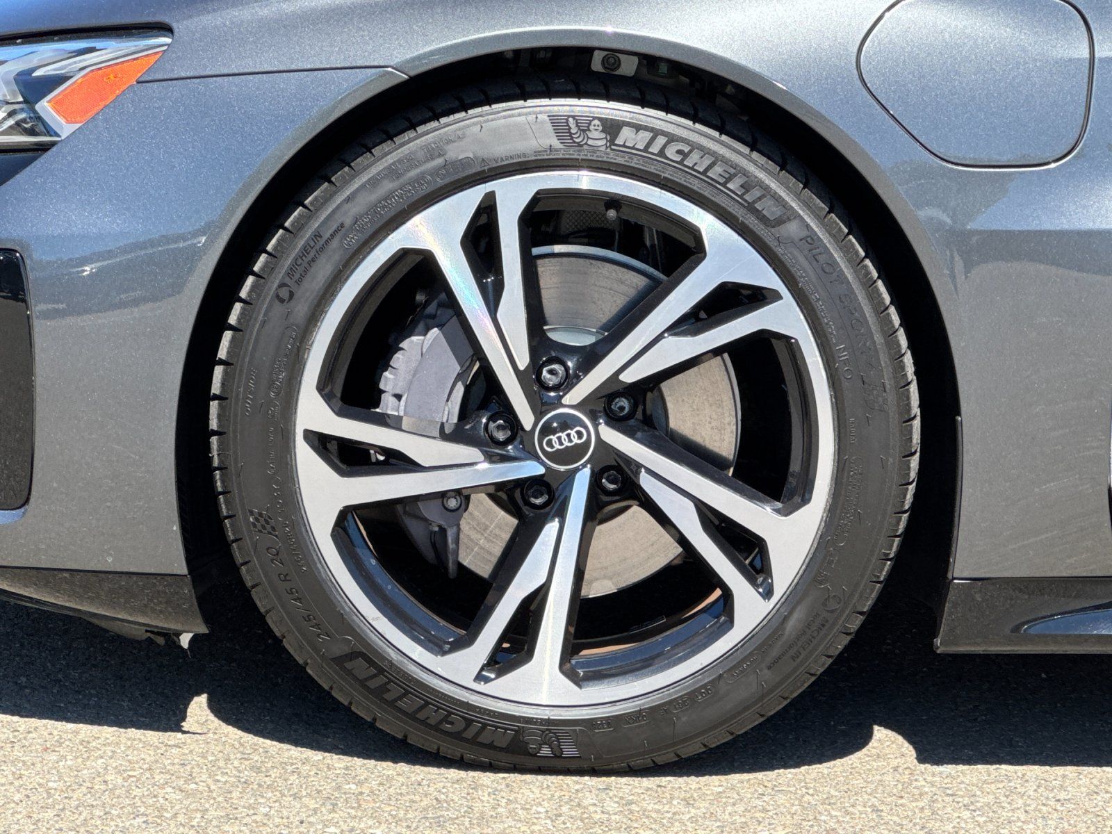 2022 Audi e-tron GT Premium Plus — full photo 24 of 27
