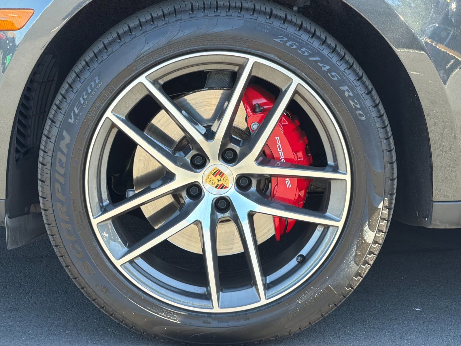 2024 Porsche Macan S — full photo 25 of 27