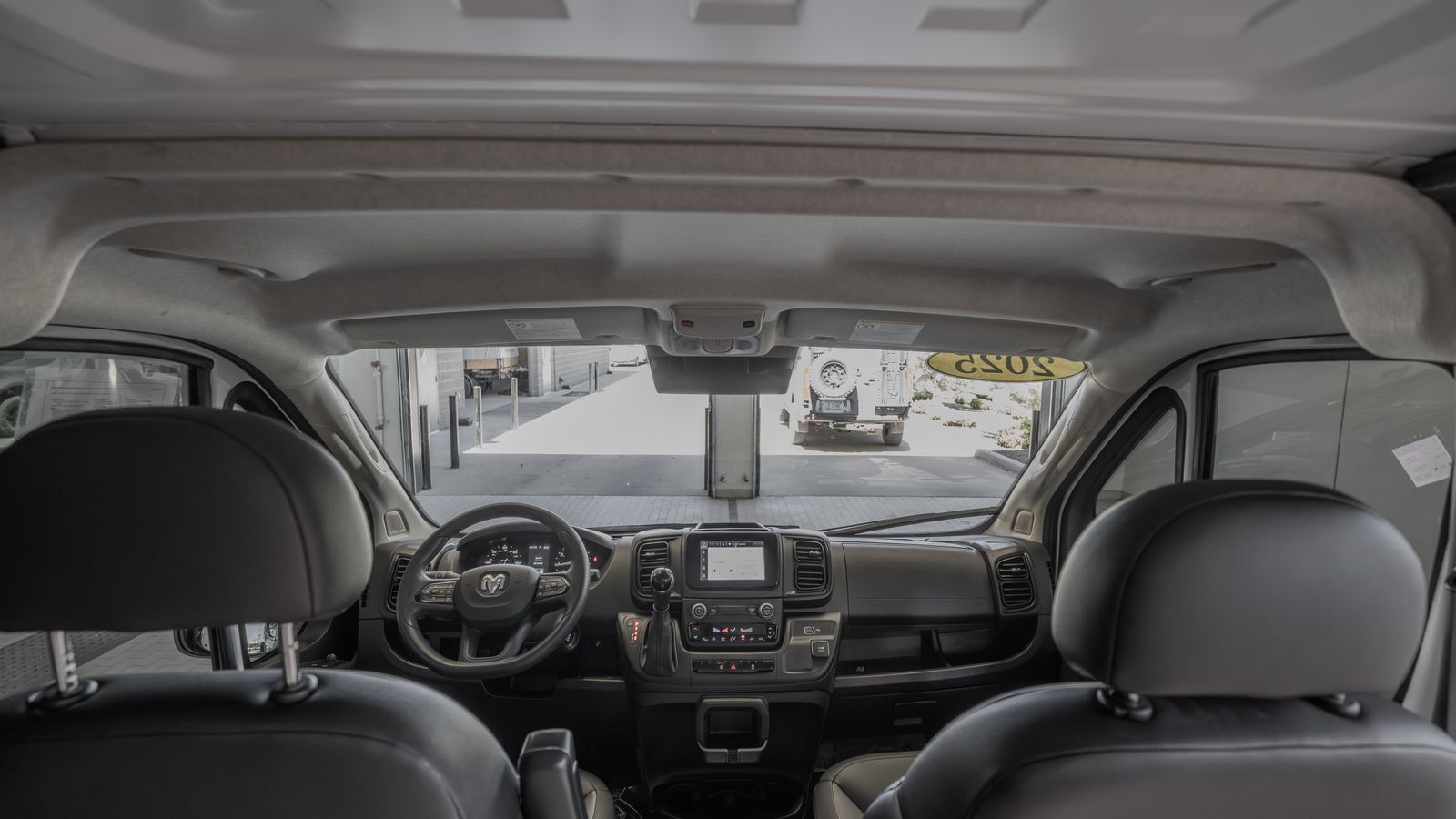 2025 Ram ProMaster 2500 Base — foto completa 26 de 33