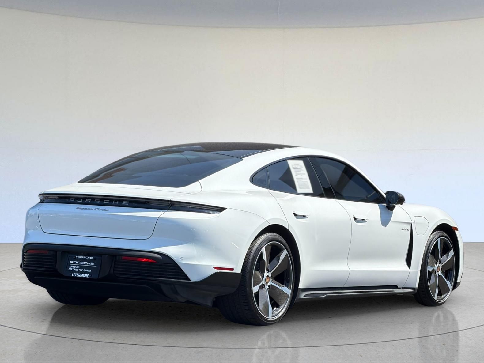 2021 Porsche Taycan Turbo — full photo 9 of 29