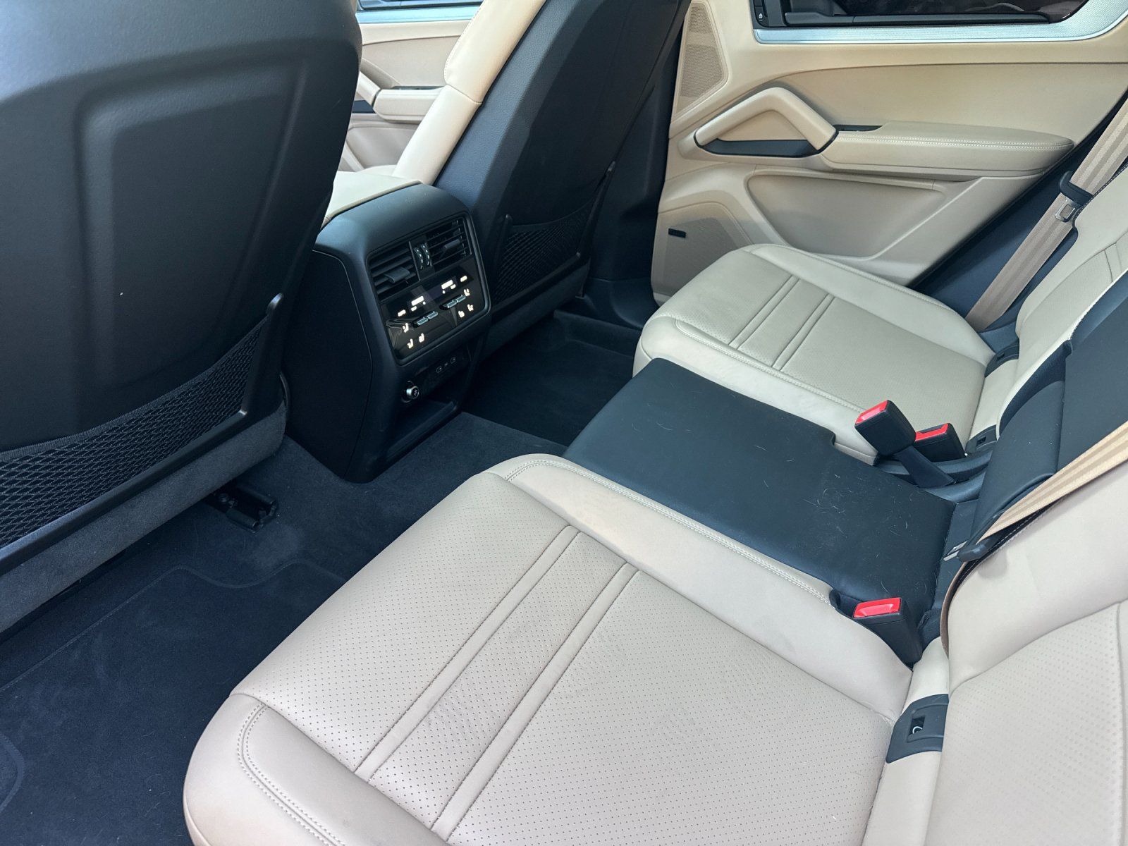 2026 Porsche Cayenne Coupe Base — foto completa 13 de 29