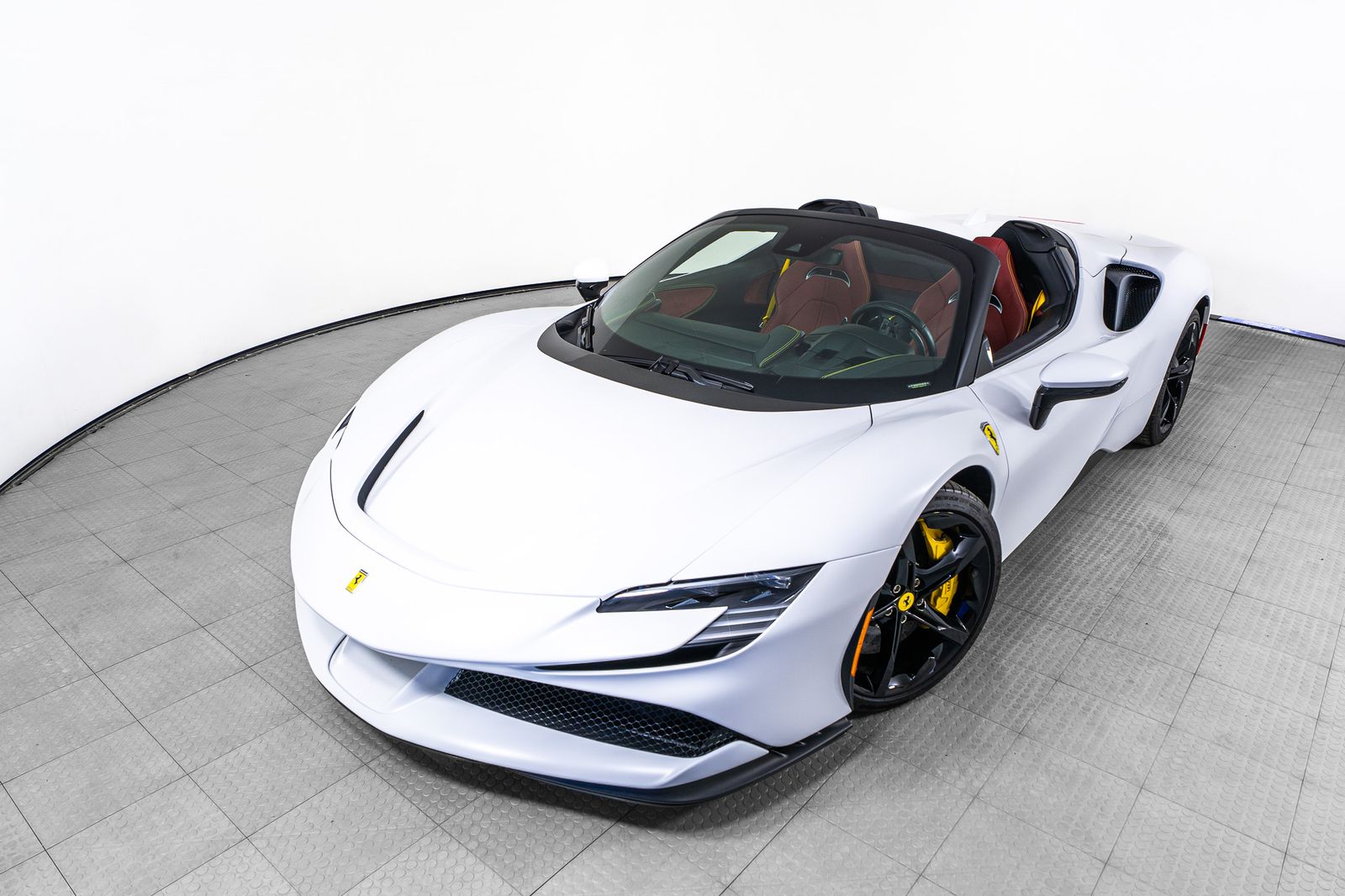 2024 Ferrari SF90 Spider — foto completa 2 de 51
