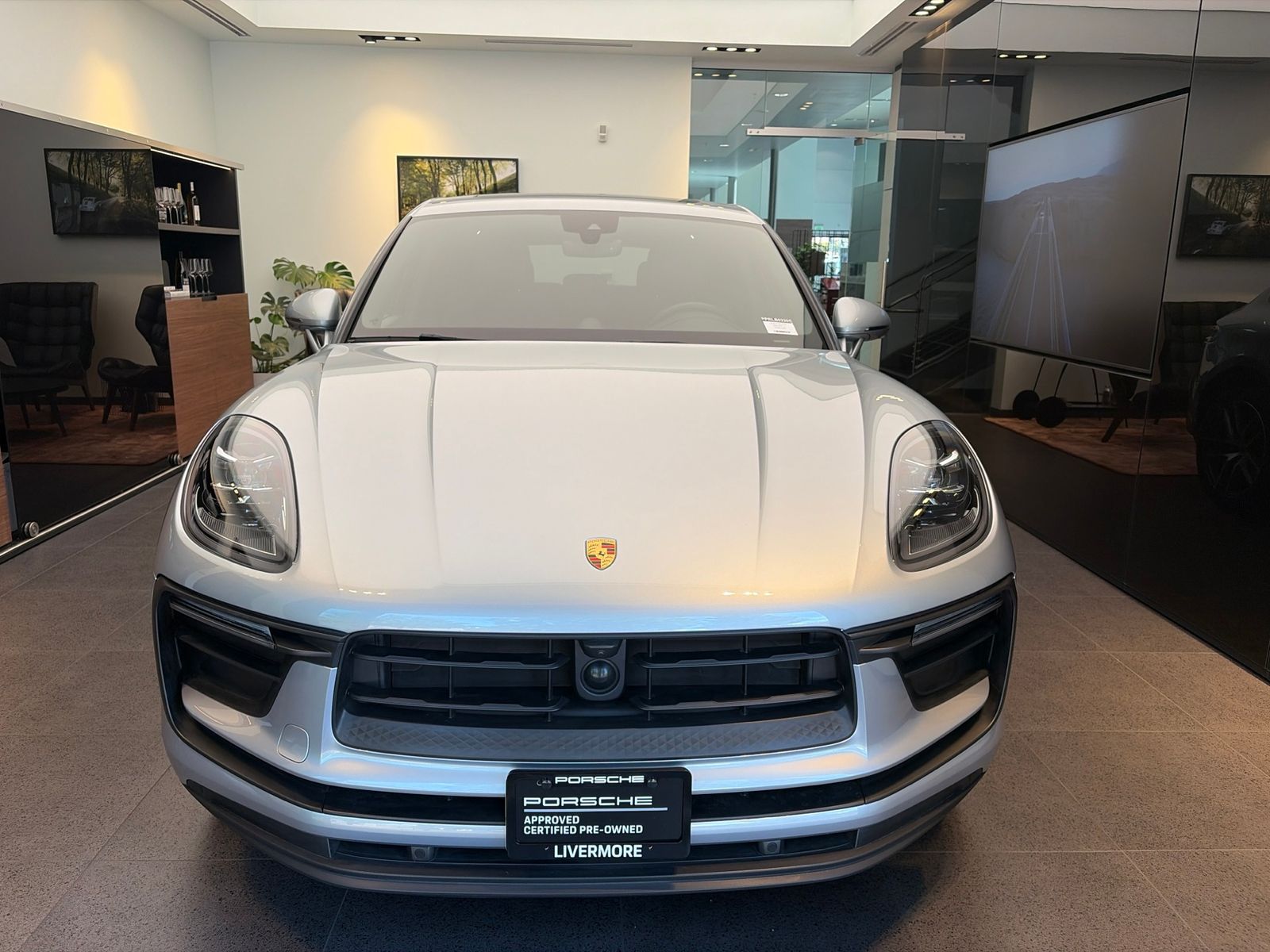 2024 Porsche Macan Base — foto completa 1 de 10