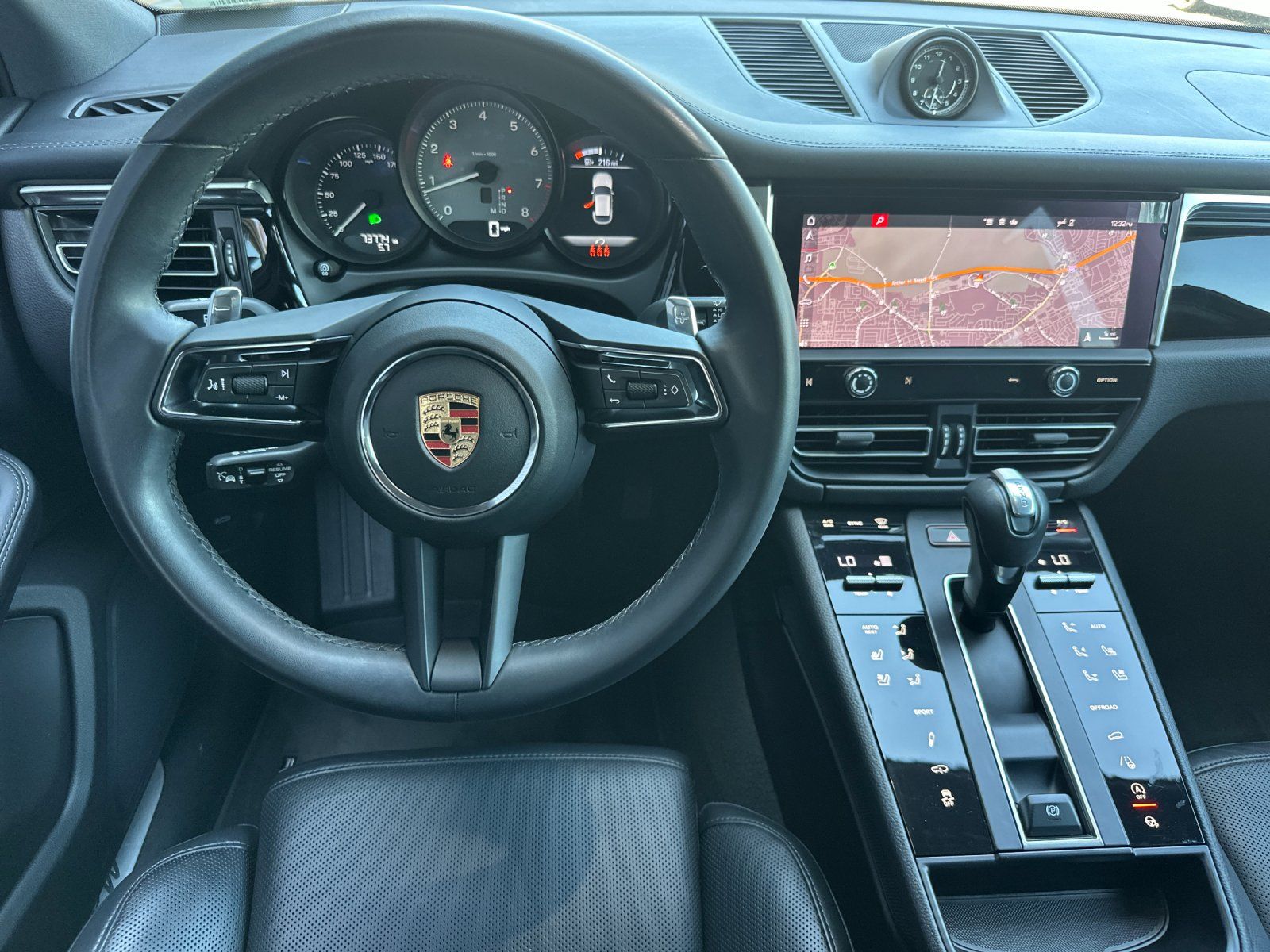 2024 Porsche Macan S — full photo 14 of 27