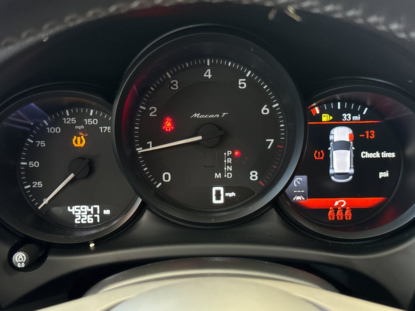 2023 Porsche Macan T — full photo 24 of 28