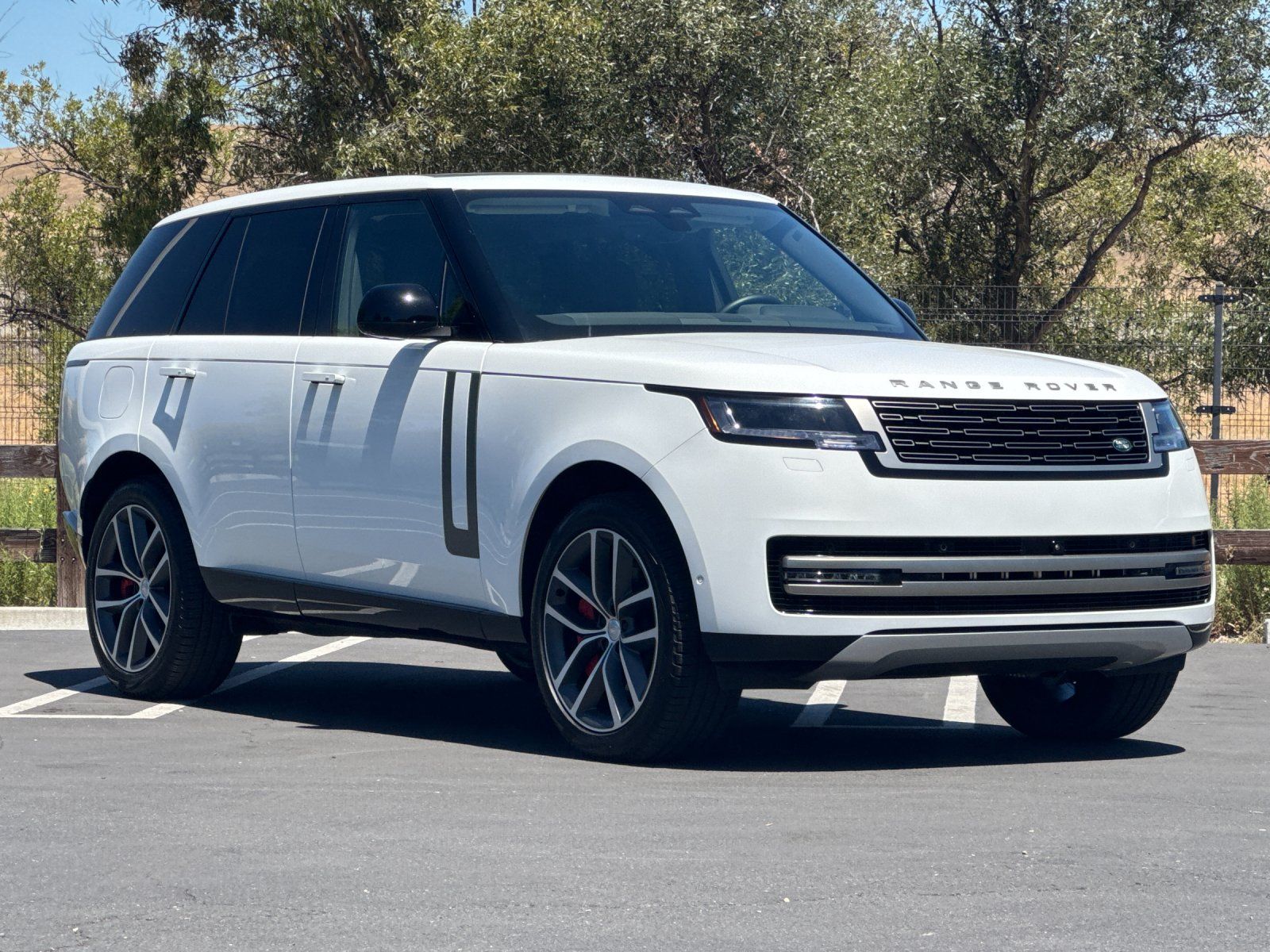 2025 Land Rover Range Rover SE — full photo 8 of 30