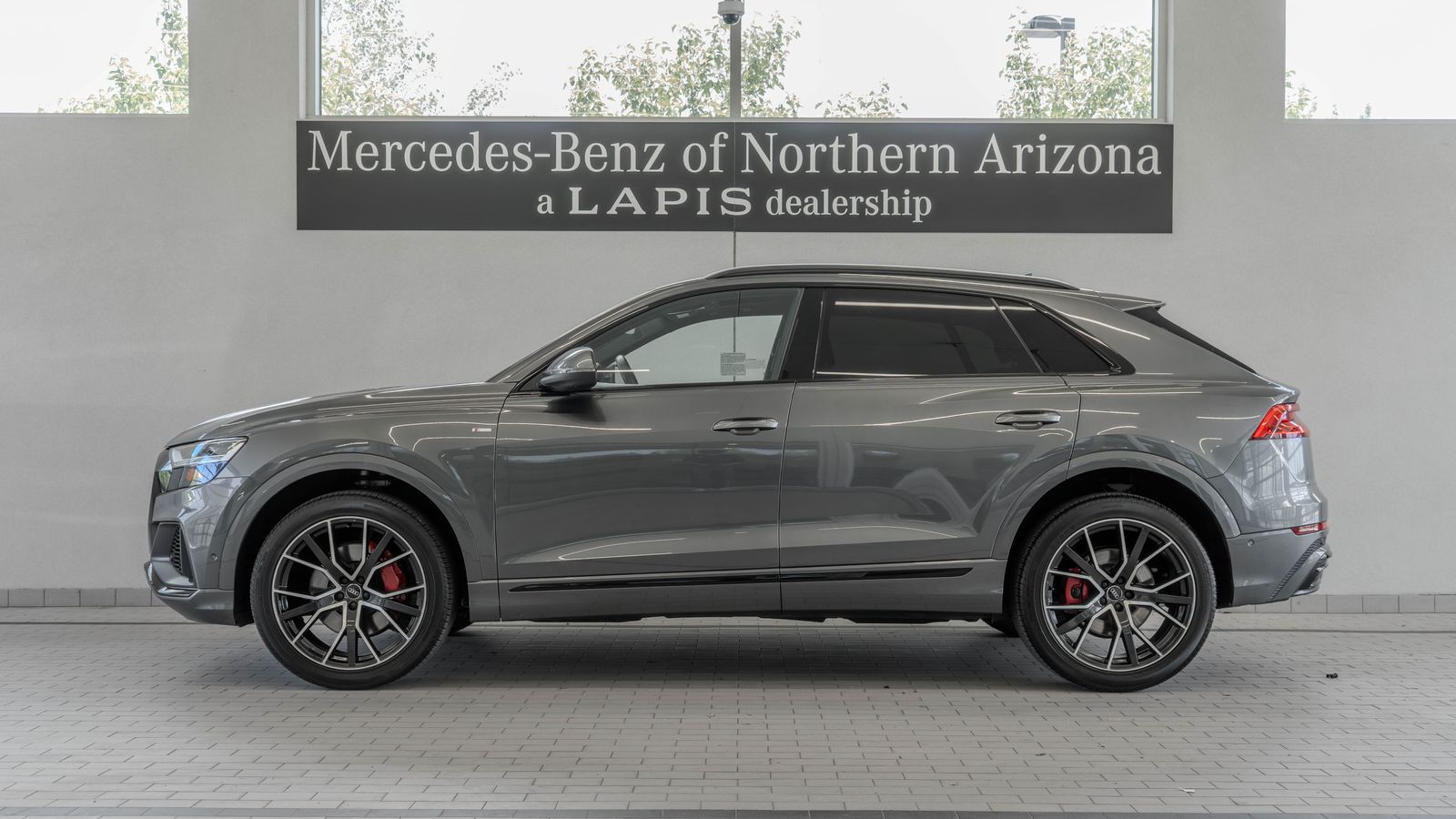 2020 Audi Q8 55 Premium Plus — foto completa 2 de 34