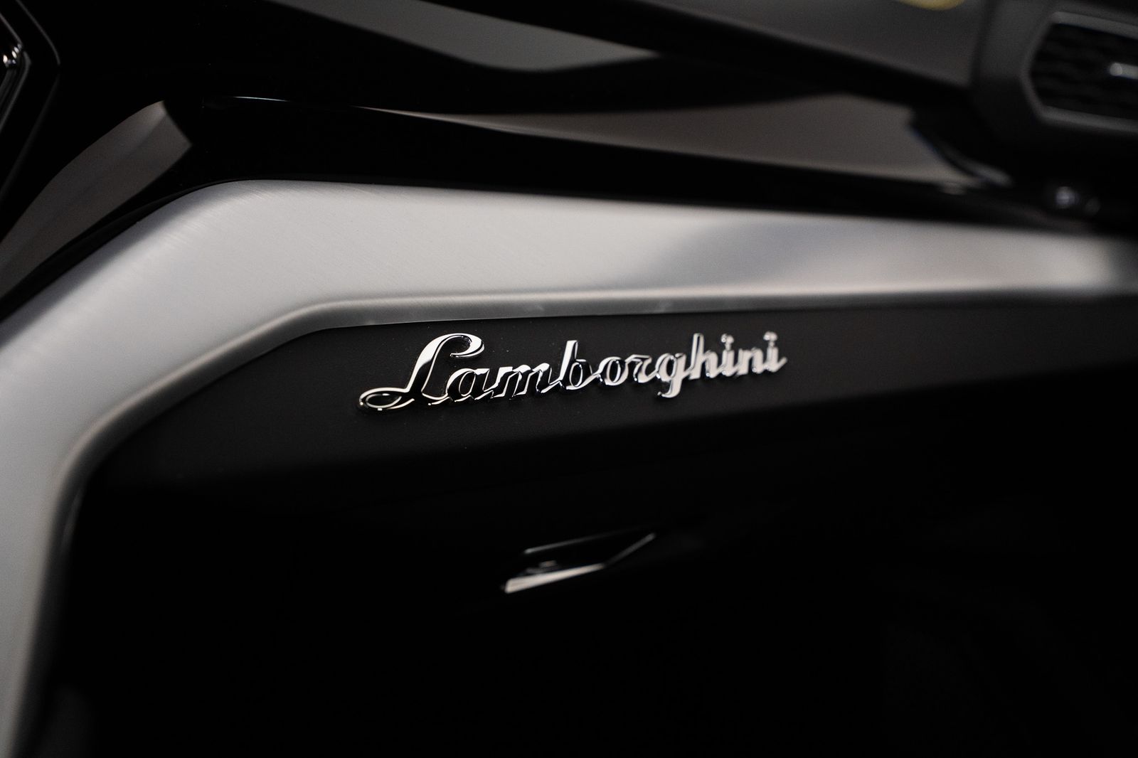2020 Lamborghini Urus — foto completa 39 de 53