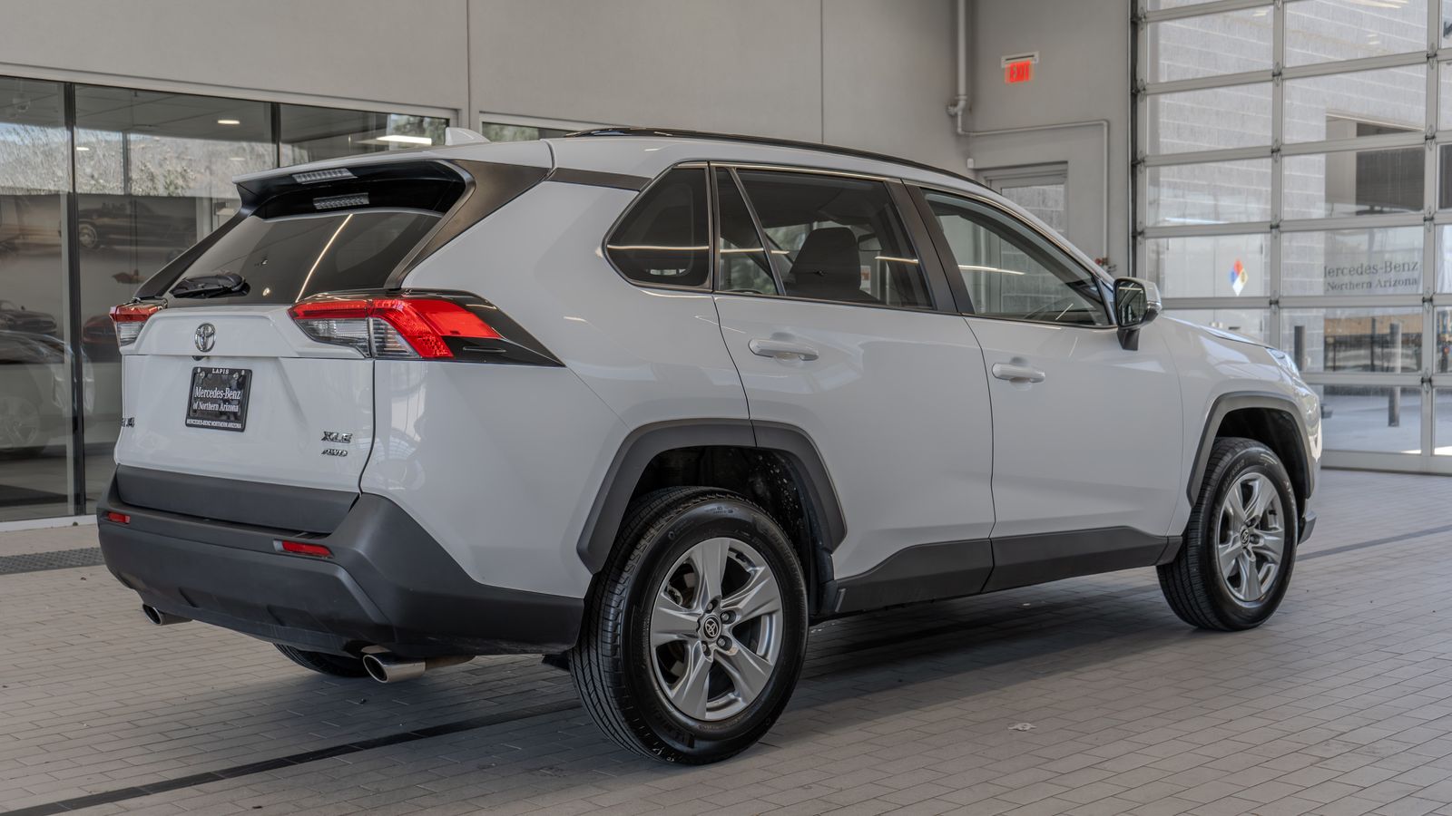 2024 Toyota RAV4 XLE — foto completa 29 de 34