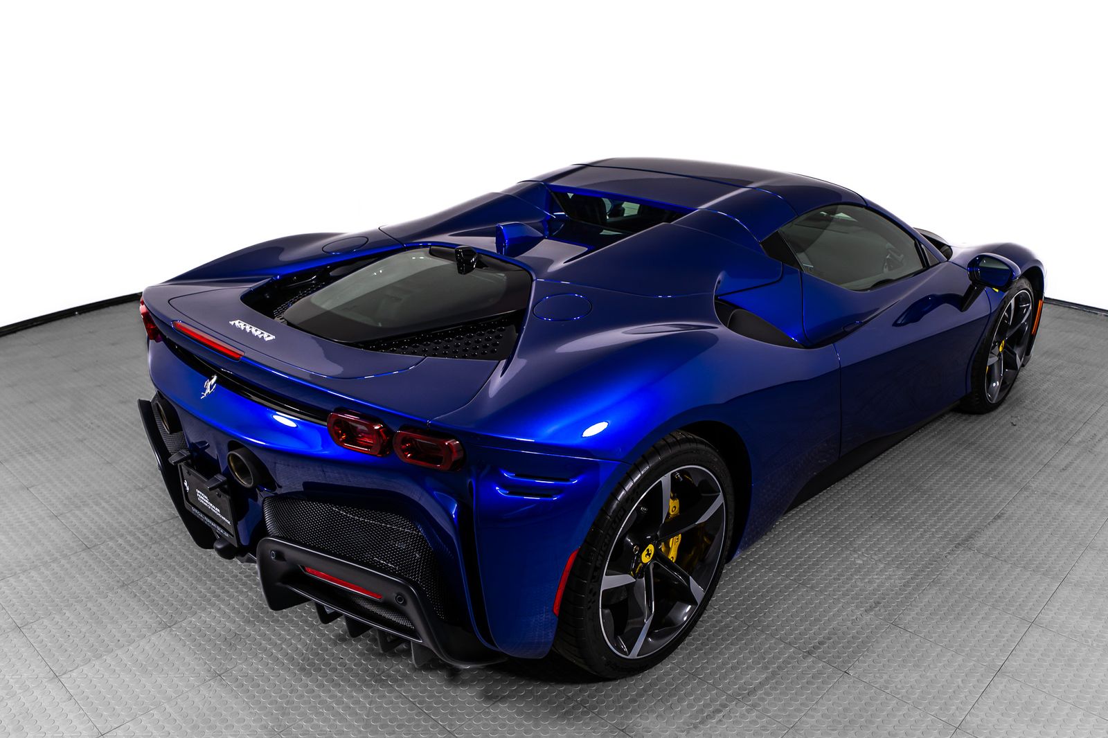 2025 Ferrari SF90 Spider — full photo 66 of 67