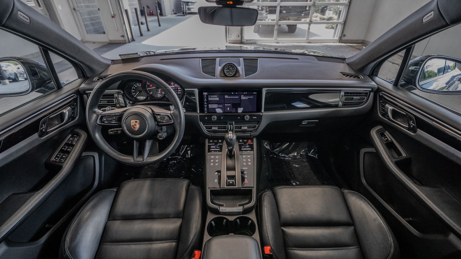 2023 Porsche Macan Base — full photo 8 of 35