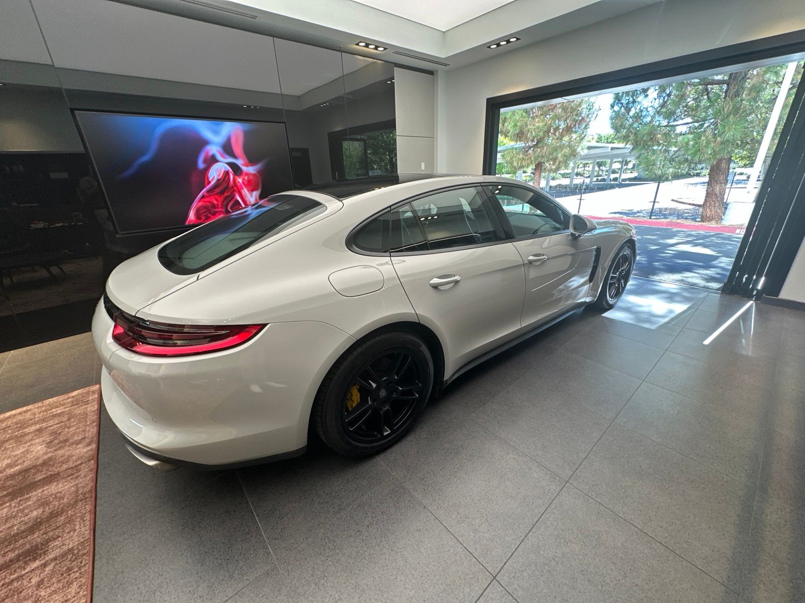2020 Porsche Panamera Base — full photo 3 of 8