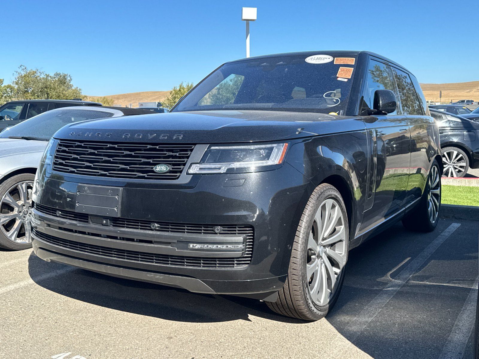 2023 Land Rover Range Rover SE — foto completa 2 de 3