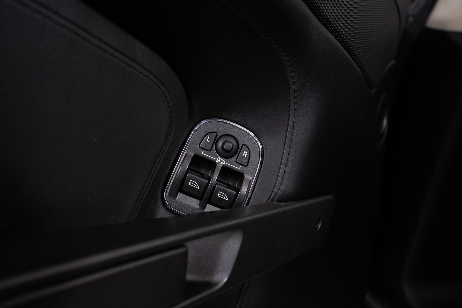 2012 Aston Martin V8 Vantage — foto completa 19 de 50