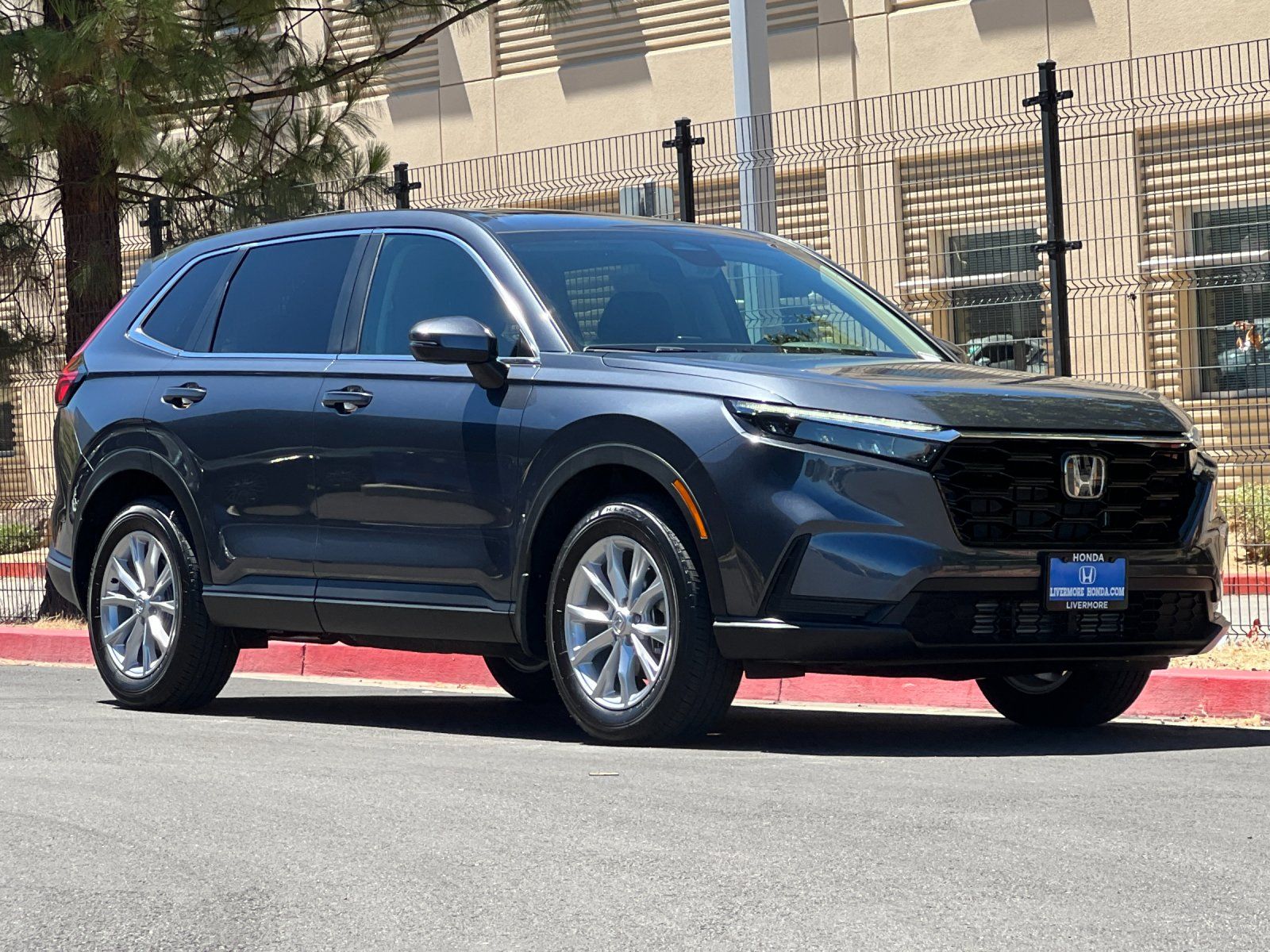 2025 Honda CR-V EX — full photo 8 of 28