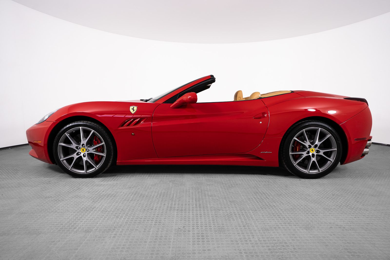 2012 Ferrari California — full photo 2 of 38