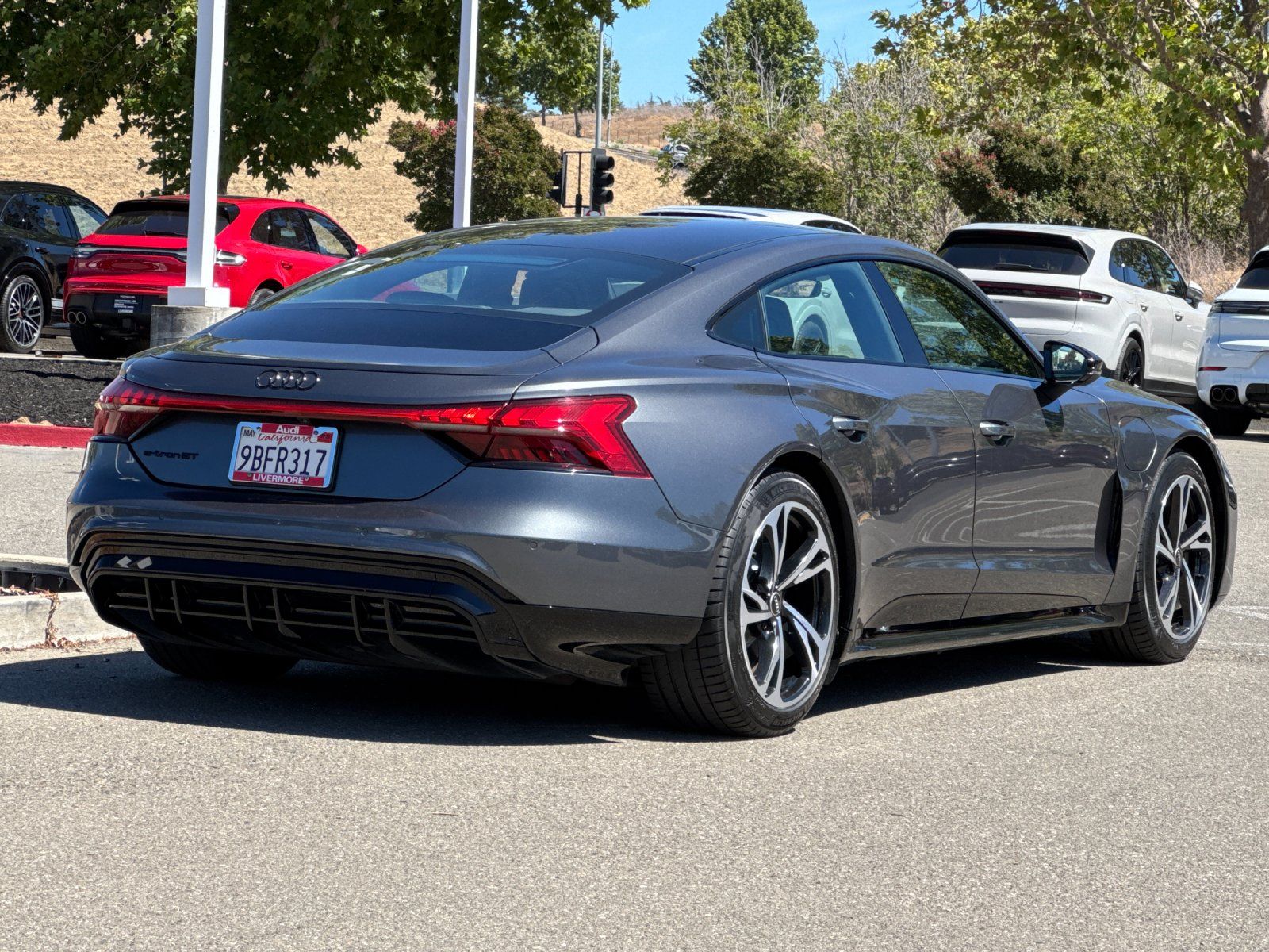 2022 Audi e-tron GT Premium Plus — full photo 5 of 27