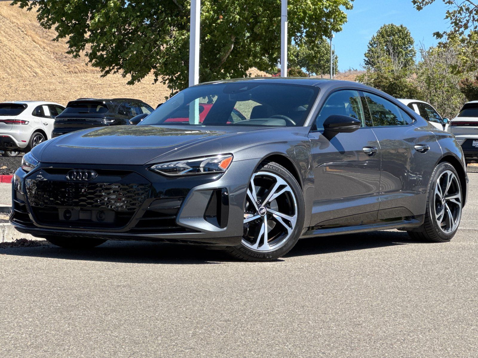 2022 Audi e-tron GT Premium Plus — full photo 1 of 27