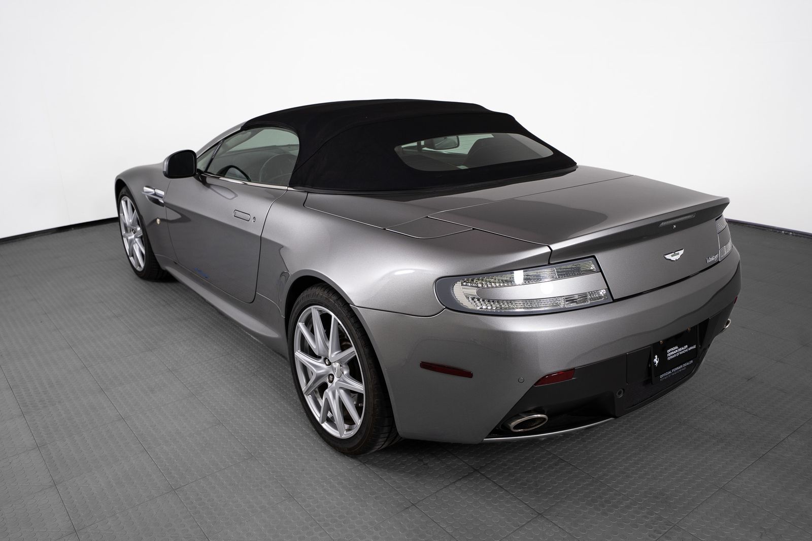 2012 Aston Martin V8 Vantage — full photo 45 of 50