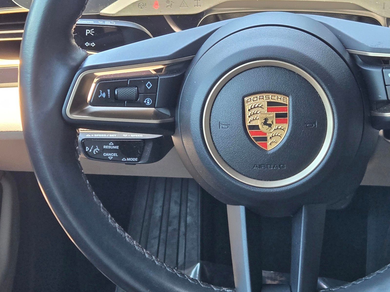 2023 Porsche Taycan Base — foto completa 16 de 27
