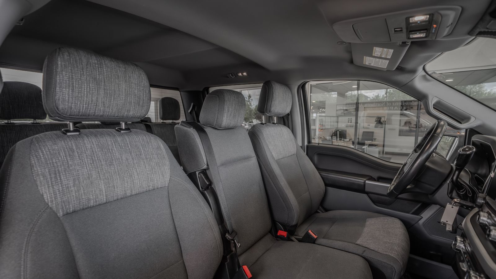 2021 Ford F-150 XLT — foto completa 33 de 35