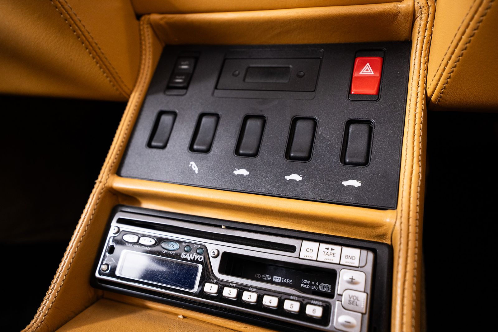 1992 Ferrari Mondial T — full photo 27 of 38