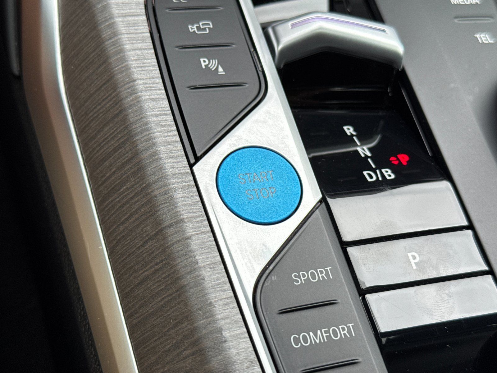 2025 BMW i4 eDrive40 — foto completa 21 de 28