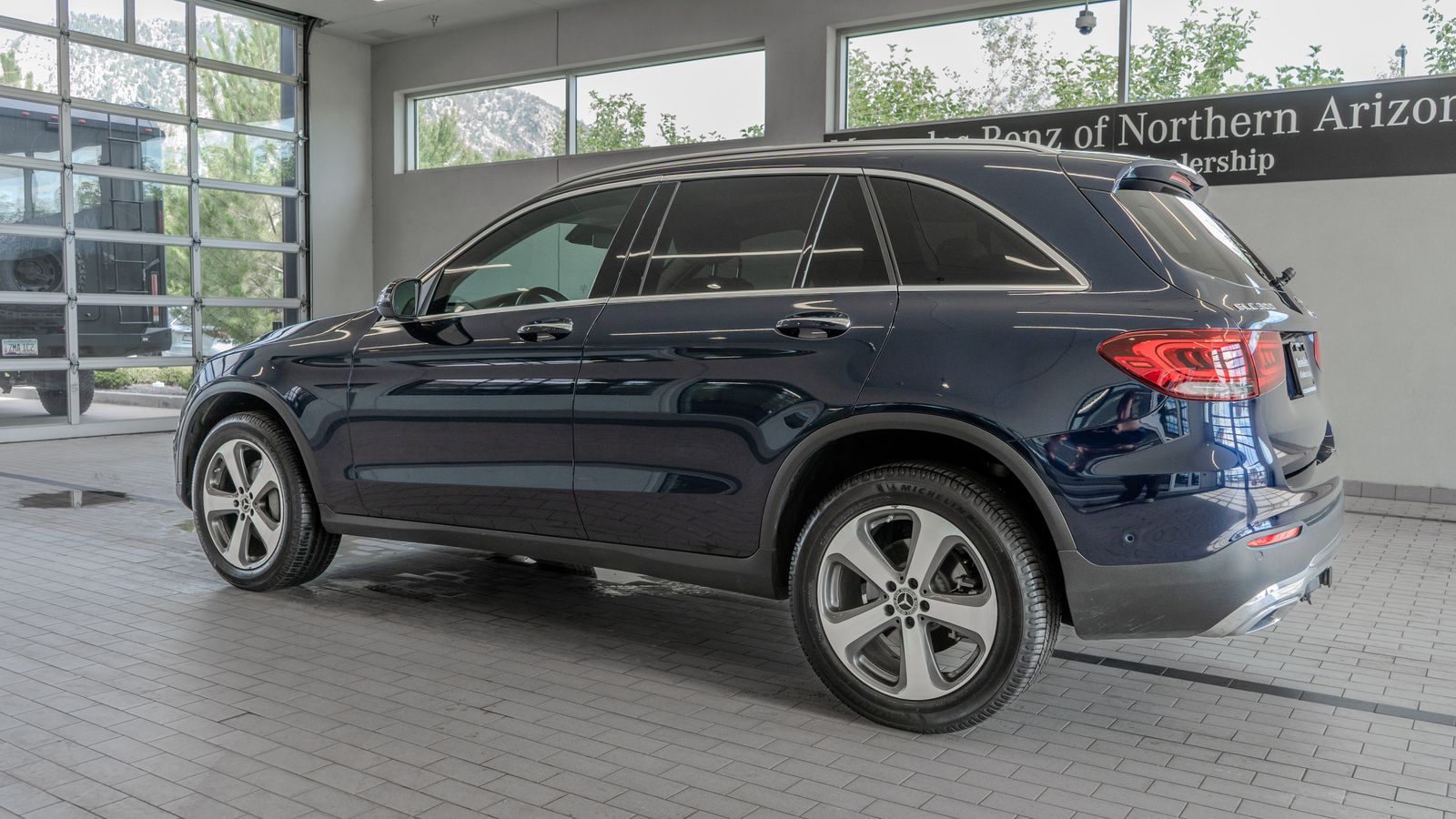 2022 Mercedes-Benz GLC GLC 300 — full photo 13 of 35