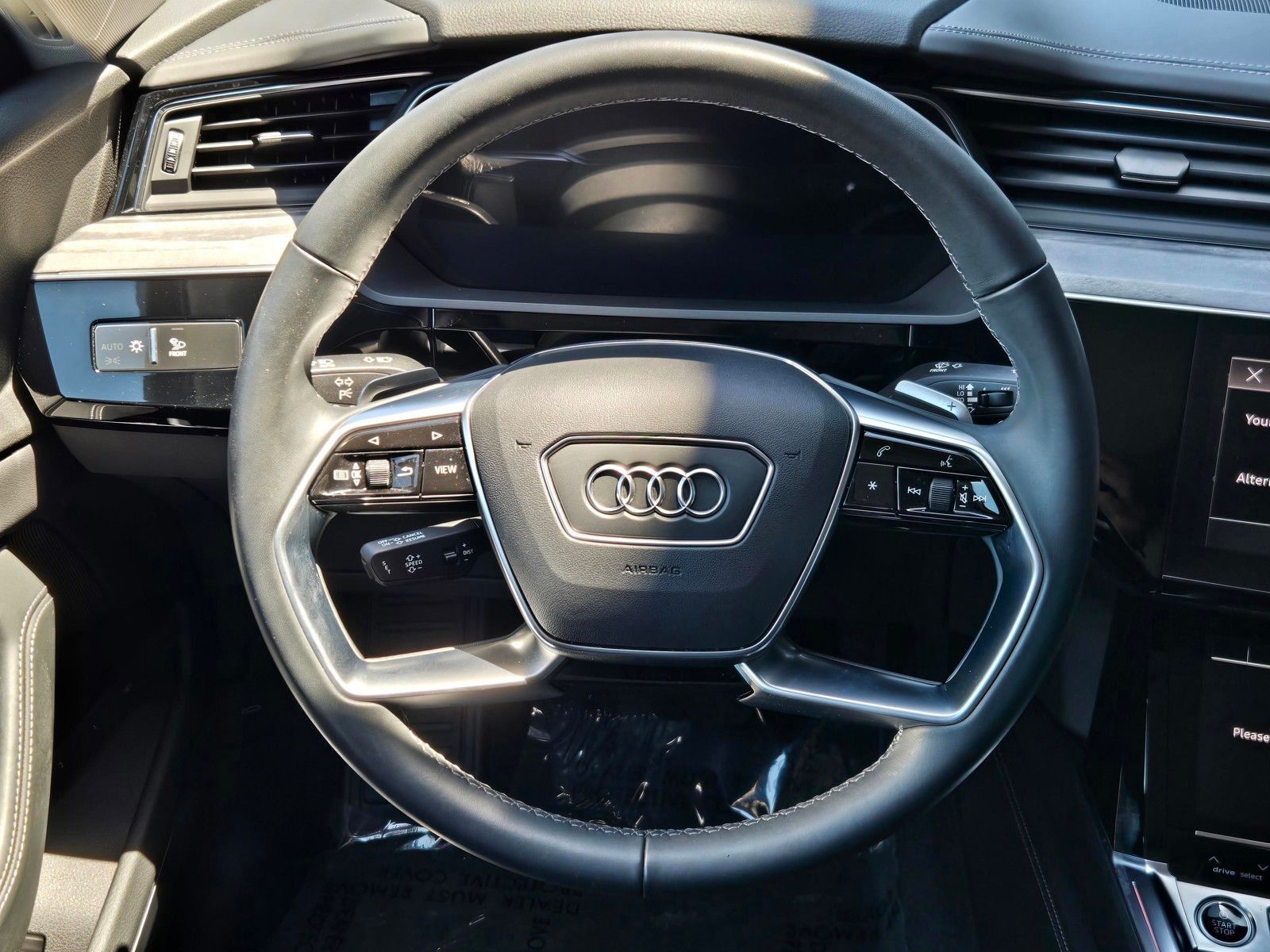 2024 Audi Q8 e-tron Prestige — foto completa 14 de 45