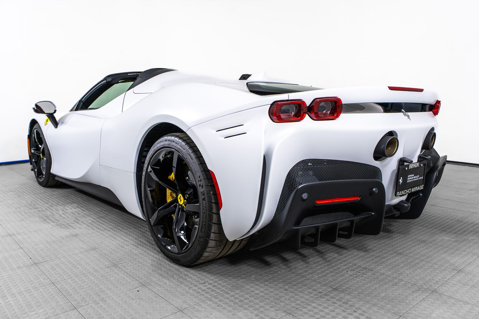 2024 Ferrari SF90 Spider — full photo 4 of 51