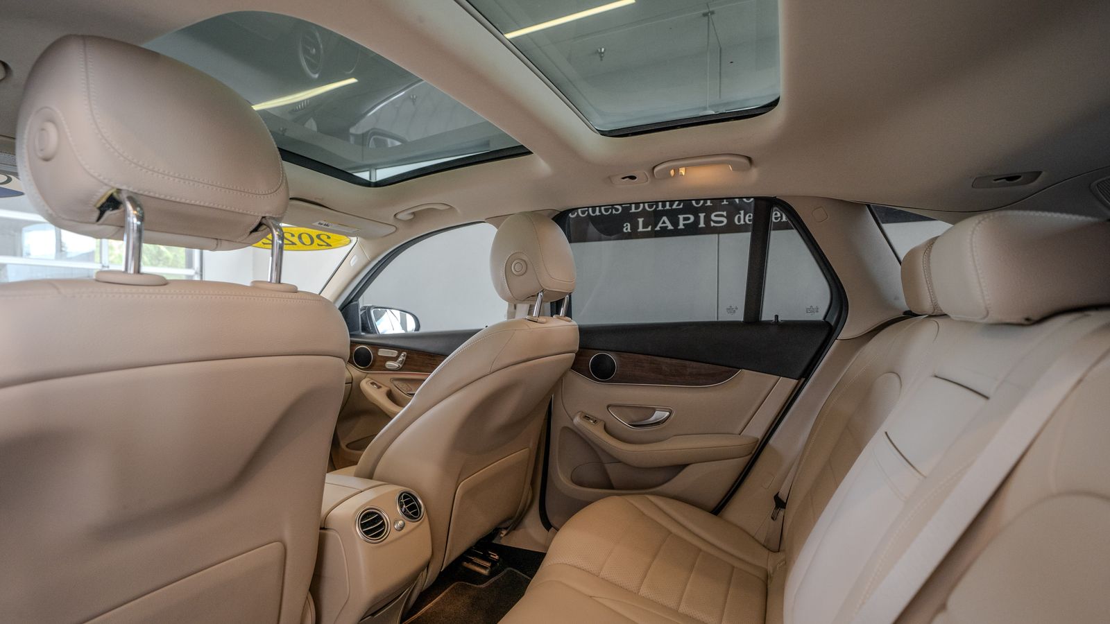 2022 Mercedes-Benz GLC GLC 300 — full photo 26 of 35